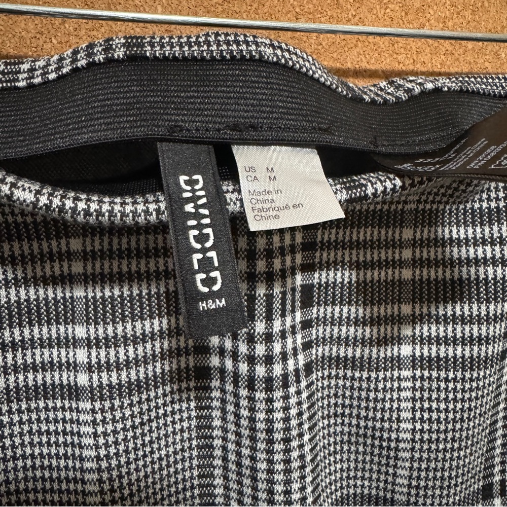 H&M Black and White Checkered Mini Skirt - Picture 2 of 2